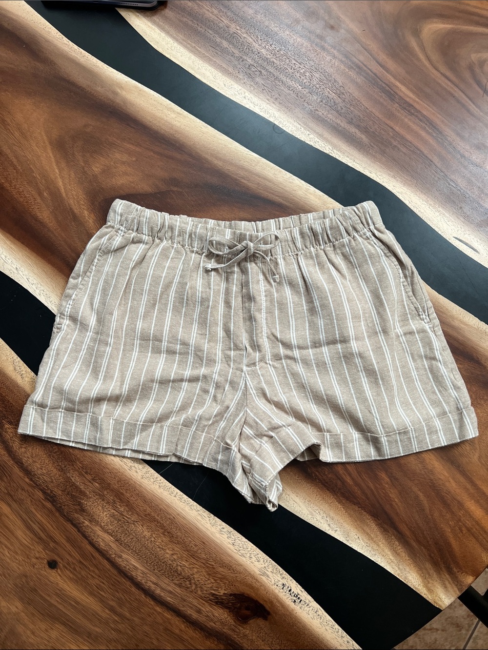 GAP Mid Rise Pull-On Linen-Blend Shorts